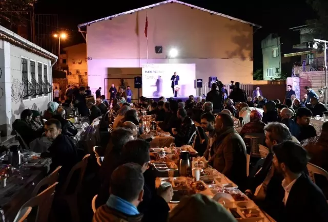 Fatih'te Sokak Sahuru Geleneği Sürüyor Fatih'te Sokak Sahuru Geleneği Sürüyor