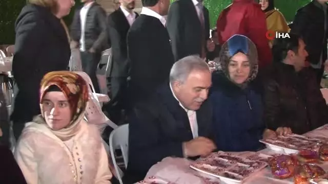 Fatih'te Sokak Sahuru Geleneği Sürüyor Fatih'te Sokak Sahuru Geleneği Sürüyor