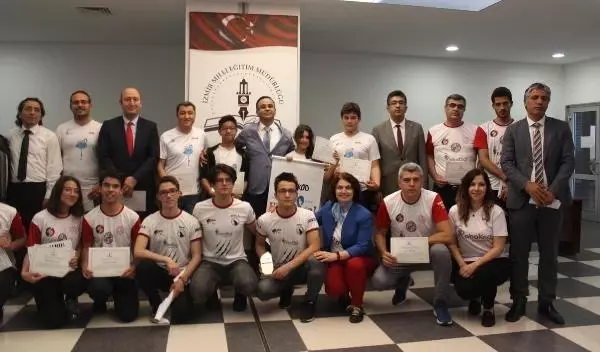 İzmirli 3 Okul Dünya Robot Olimpiyatı'nda Türkiye'yi Temsil Edecek