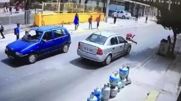 Okul Çıkışında Otomobilin Çarptığı 8 Yaşındaki Hazal, Yaralandı