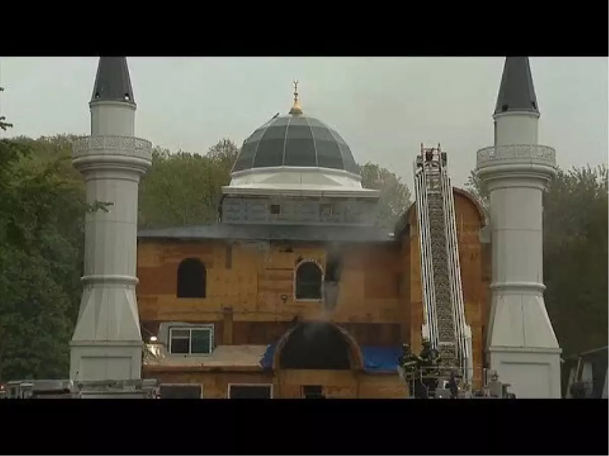 Video: Amerika'da Diyanet Camisi Kundaklandı