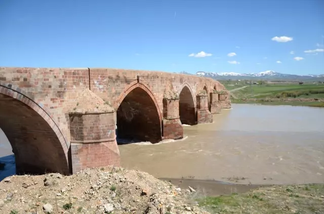 721 Yıllık Köprü Gelecek Nesiller İçin Sadece Yayalara Hizmet Veriyor 721 Yıllık Köprü Gelecek Nesiller İçin Sadece Yayalara Hizmet Veriyor