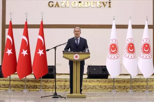 Bakan Akar Şehit Aileleriyle İftarda Bir Araya Geldi