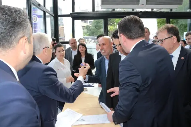 Balıkesirli Belediye Başkan ve Meclis Üyelerinden Tartışmalı Seçim Balıkesirli Belediye Başkan ve Meclis Üyelerinden Tartışmalı Seçim