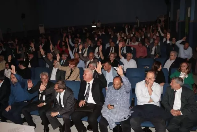 Balıkesirli Belediye Başkan ve Meclis Üyelerinden Tartışmalı Seçim Balıkesirli Belediye Başkan ve Meclis Üyelerinden Tartışmalı Seçim
