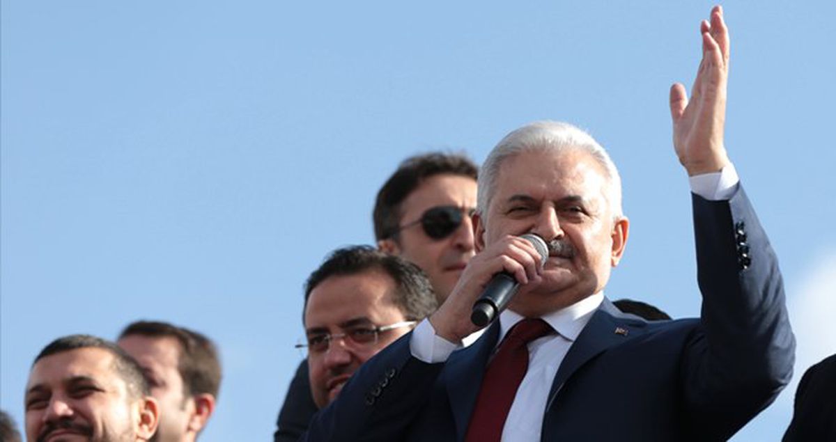 Öğrencilerle İftar Yapan Binali Yıldırım: Kankalarımla Beraberiz