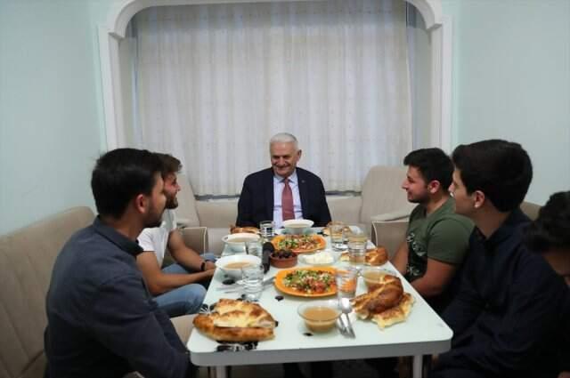 Binali Yıldırım: Kankalarımla Beraberiz