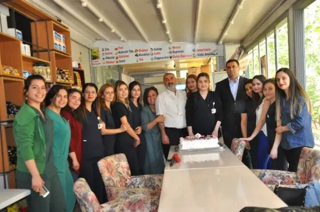 Bu Defa Doktorlar Hizmet Etti, Hemşireler Eğlendi Bu Defa Doktorlar Hizmet Etti, Hemşireler Eğlendi