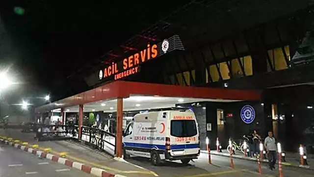 İzmir'de Bir Öğrencinin Deney İçin İnternetten Sipariş Ettiği Siyanür Döküldü, Sonrası Tam Bir... İzmir'de Bir Öğrencinin Deney İçin İnternetten Sipariş Ettiği Siyanür Döküldü, Sonrası Tam Bir...