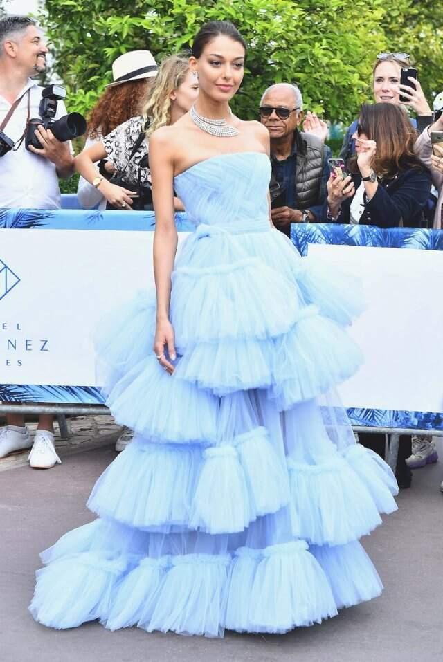 Oyuncu Dilan Çiçek Deniz, Cannes Film Festivali'nde 800 Bin Euro'luk Mücevher Taktı