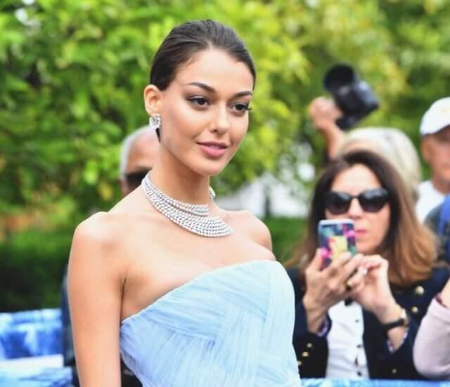 Oyuncu Dilan Çiçek Deniz, Cannes Film Festivali'nde 800 Bin Euro'luk Mücevher Taktı
