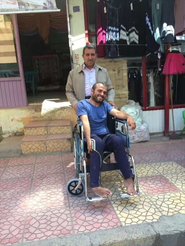 Şanlıurfa'da Engelli Vatandaşa Tekerlekli Sandalye Desteği
