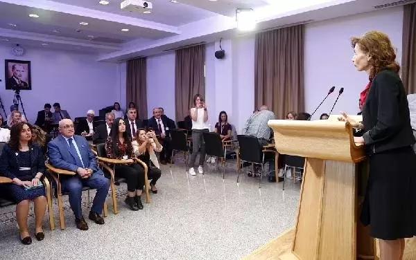 TBMM'de Milletvekilleri ve Meclis Çalışanlarının Tansiyonu Ölçüldü TBMM'de Milletvekilleri ve Meclis Çalışanlarının Tansiyonu Ölçüldü