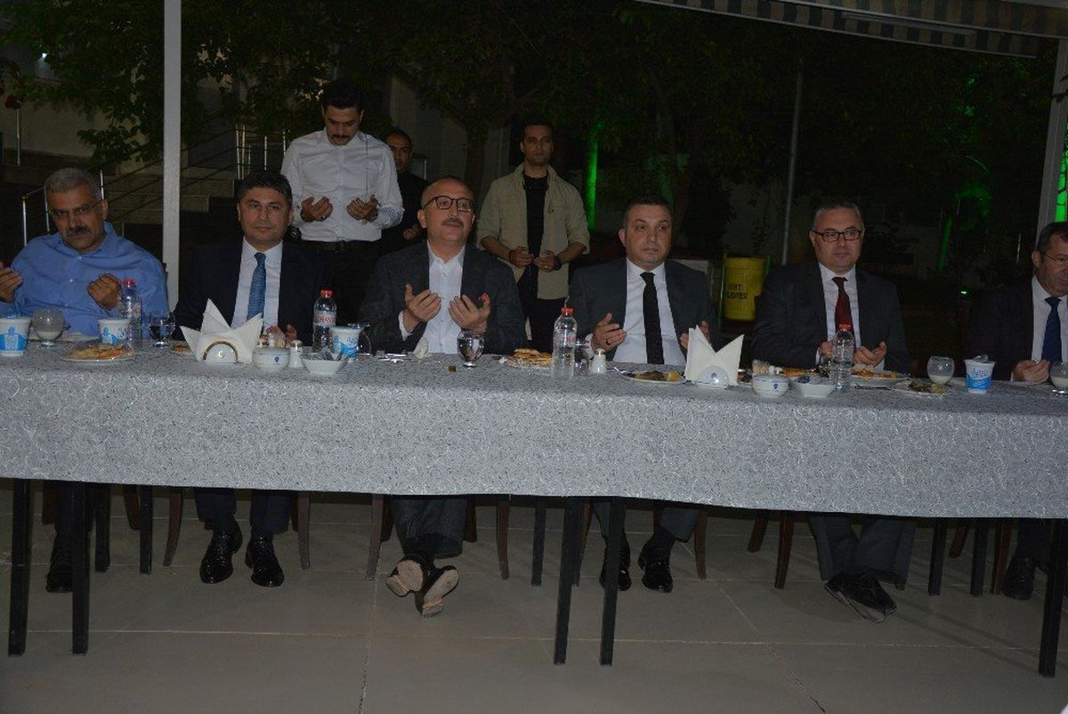 Vali Atik, Emniyet Teşkilatı Mensupları ile İftarda Buluştu