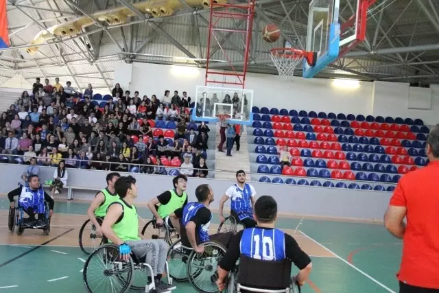 Basketler Empati İçin Atıldı Basketler Empati İçin Atıldı