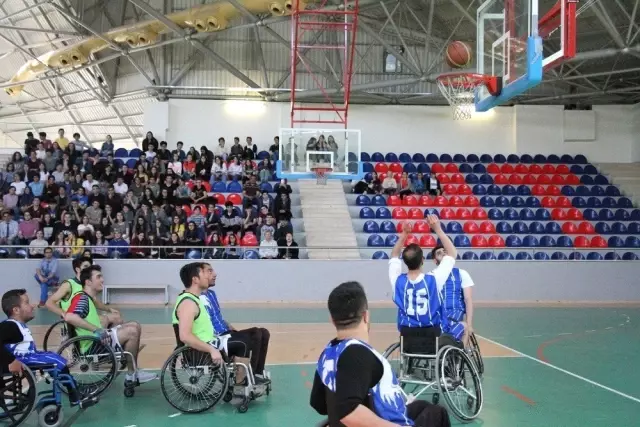 Basketler Empati İçin Atıldı Basketler Empati İçin Atıldı