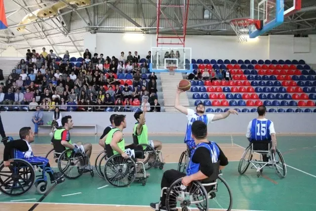 Basketler Empati İçin Atıldı Basketler Empati İçin Atıldı