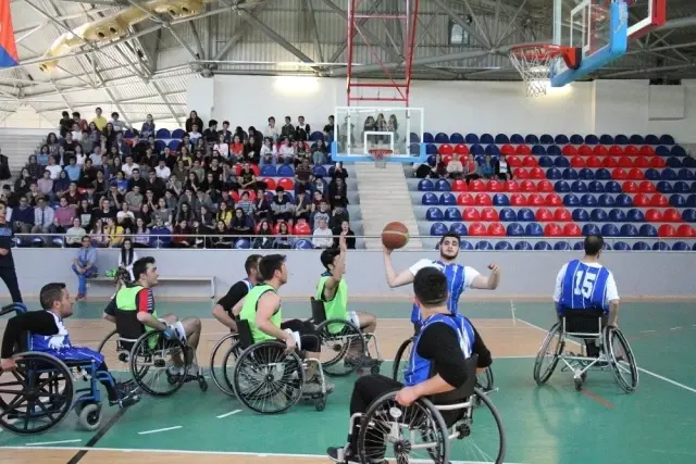 Basketler Empati İçin Atıldı Basketler Empati İçin Atıldı