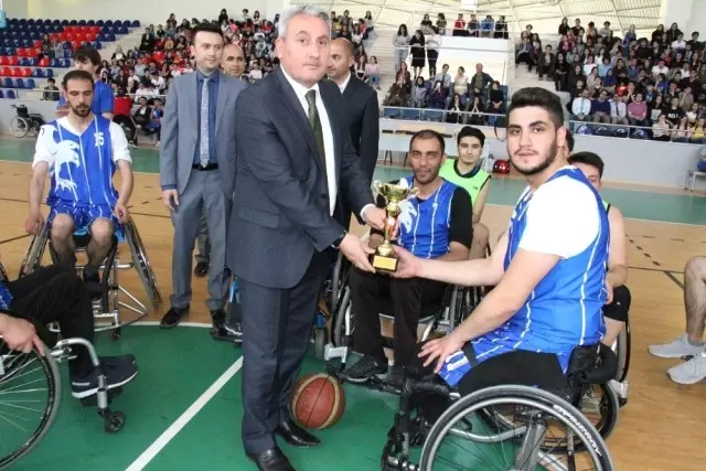 Basketler Empati İçin Atıldı Basketler Empati İçin Atıldı