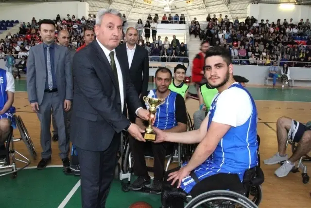 Basketler Empati İçin Atıldı Basketler Empati İçin Atıldı