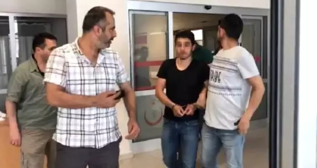 Cani Genç, 5,5 Saat Arayla Tanımadığı İki Kişiyi Bıçakladı: 1 Ölü, 1 Yaralı