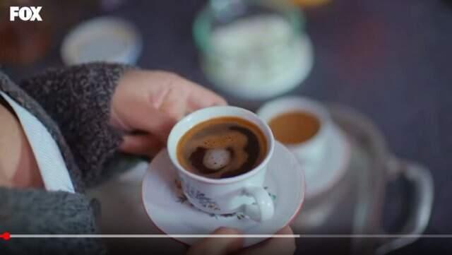 Kadın Dizisinde, Şirin Karakteri Yaptığı Kahvenin İçine Tükürdü