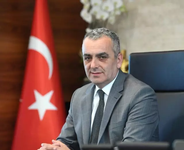 Konyaaltı'nda 100. Yıla Özel Emre Aydın Konseri