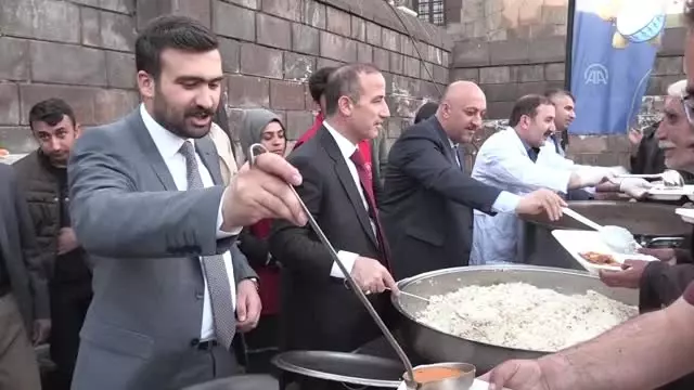Vali Çağatay, Vatandaşlarla İftarda Buluştu Vali Çağatay, Vatandaşlarla İftarda Buluştu