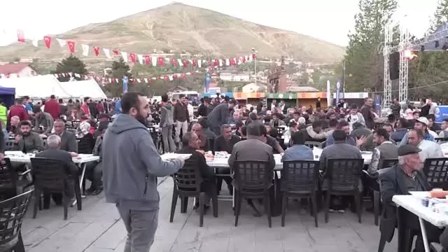 Vali Çağatay, Vatandaşlarla İftarda Buluştu Vali Çağatay, Vatandaşlarla İftarda Buluştu
