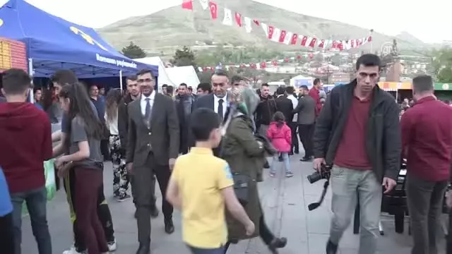 Vali Çağatay, Vatandaşlarla İftarda Buluştu Vali Çağatay, Vatandaşlarla İftarda Buluştu