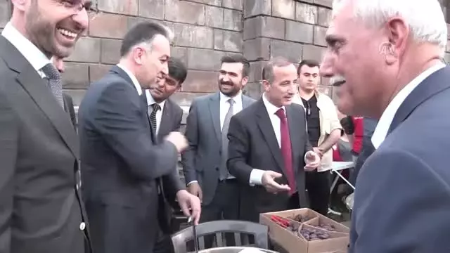 Vali Çağatay, Vatandaşlarla İftarda Buluştu Vali Çağatay, Vatandaşlarla İftarda Buluştu