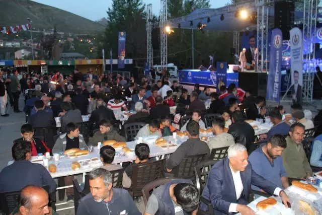 Kurum Amirleri ile Vatandaşlar İftarda Buluştu Kurum Amirleri ile Vatandaşlar İftarda Buluştu