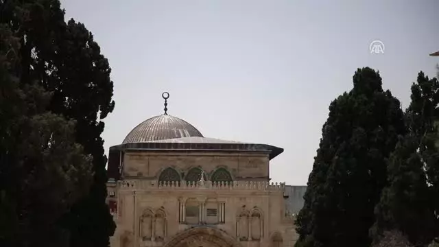 Mescid-i Aksa'da 200 Bini Aşkın Kişi Cuma Namazı Kıldı Mescid-i Aksa'da 200 Bini Aşkın Kişi Cuma Namazı Kıldı