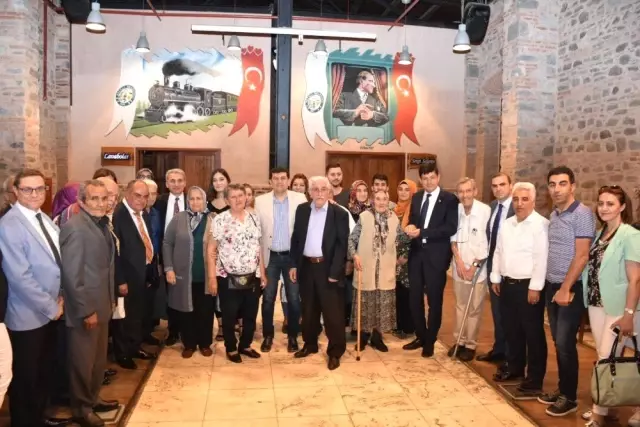 Nazilli Protokolü Asırlık Çınarlarla İftarda Bir Araya Geldi Nazilli Protokolü Asırlık Çınarlarla İftarda Bir Araya Geldi