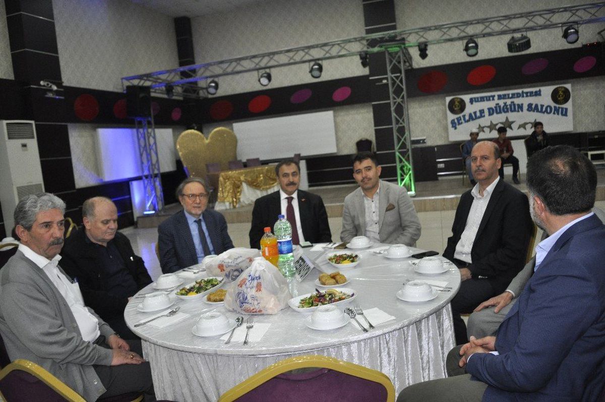 Veysel Eroğlu Şuhut Vakfı'nın İftarına Katıldı