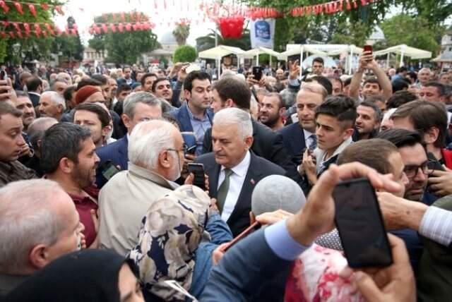 Yıldırım, Operada 'Her Şey Güzel Olacak' Sloganı Atan Vatandaşlara Seslendi