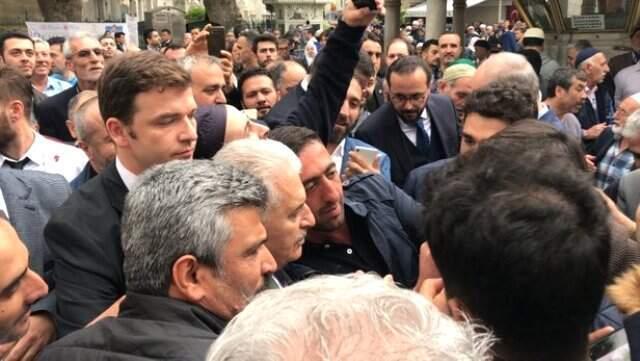 Yıldırım, Operada 'Her Şey Güzel Olacak' Sloganı Atan Vatandaşlara Seslendi