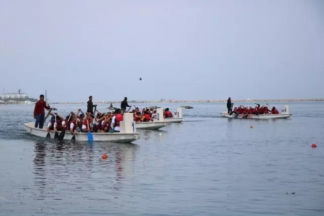 19 Mayıs Coşkusu Tüm Hızıyla Sürüyor 19 Mayıs Coşkusu Tüm Hızıyla Sürüyor