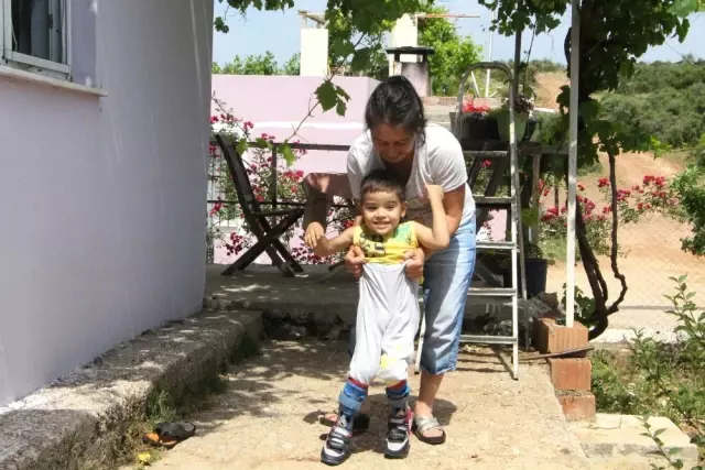 4 Yaşındaki Halil Efe'nin Tek Hayali Dışarıda Yürüyüp, Koşmak 4 Yaşındaki Halil Efe'nin Tek Hayali Dışarıda Yürüyüp, Koşmak