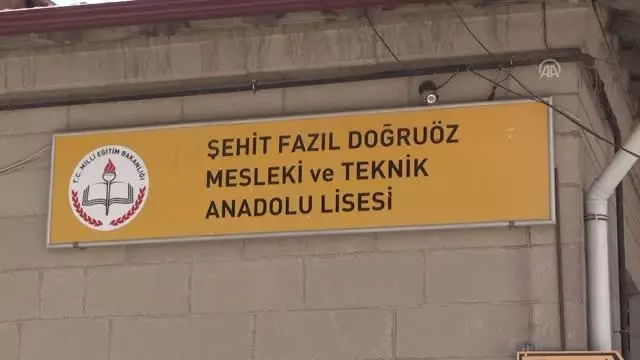 Hem Meslek Öğreniyorlar Hem de Yoksulların Yardımına Koşuyorlar - Niğde