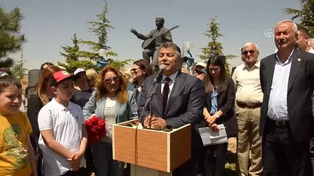 Mahzuni Şerif Kabri Başında Anıldı Mahzuni Şerif Kabri Başında Anıldı