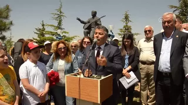 Mahzuni Şerif Kabri Başında Anıldı Mahzuni Şerif Kabri Başında Anıldı