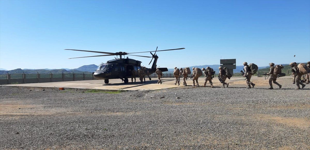 PKK'lı Teröristlere Ait 43 Kış Sığınağı İmha Edildi
