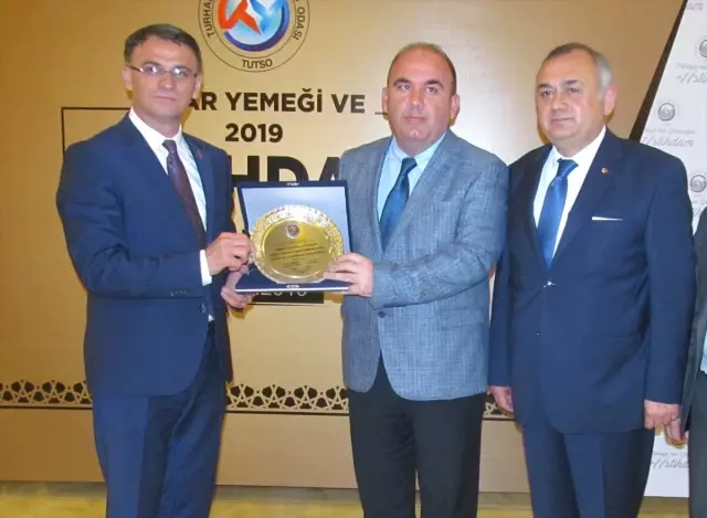 Turhal'da İstihdama Katkı Sağlayanlara Ödül Turhal'da İstihdama Katkı Sağlayanlara Ödül