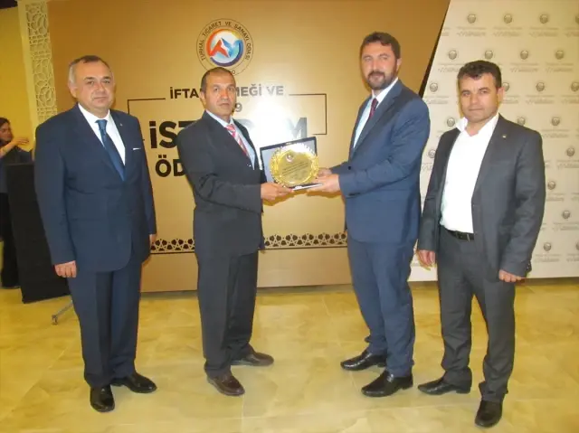 Turhal'da İstihdama Katkı Sağlayanlara Ödül Turhal'da İstihdama Katkı Sağlayanlara Ödül