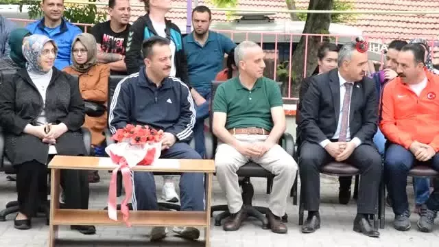 Unutulmaya Yüz Tutmuş Oyunlar Bilecik'te Yeniden Oynandı Unutulmaya Yüz Tutmuş Oyunlar Bilecik'te Yeniden Oynandı