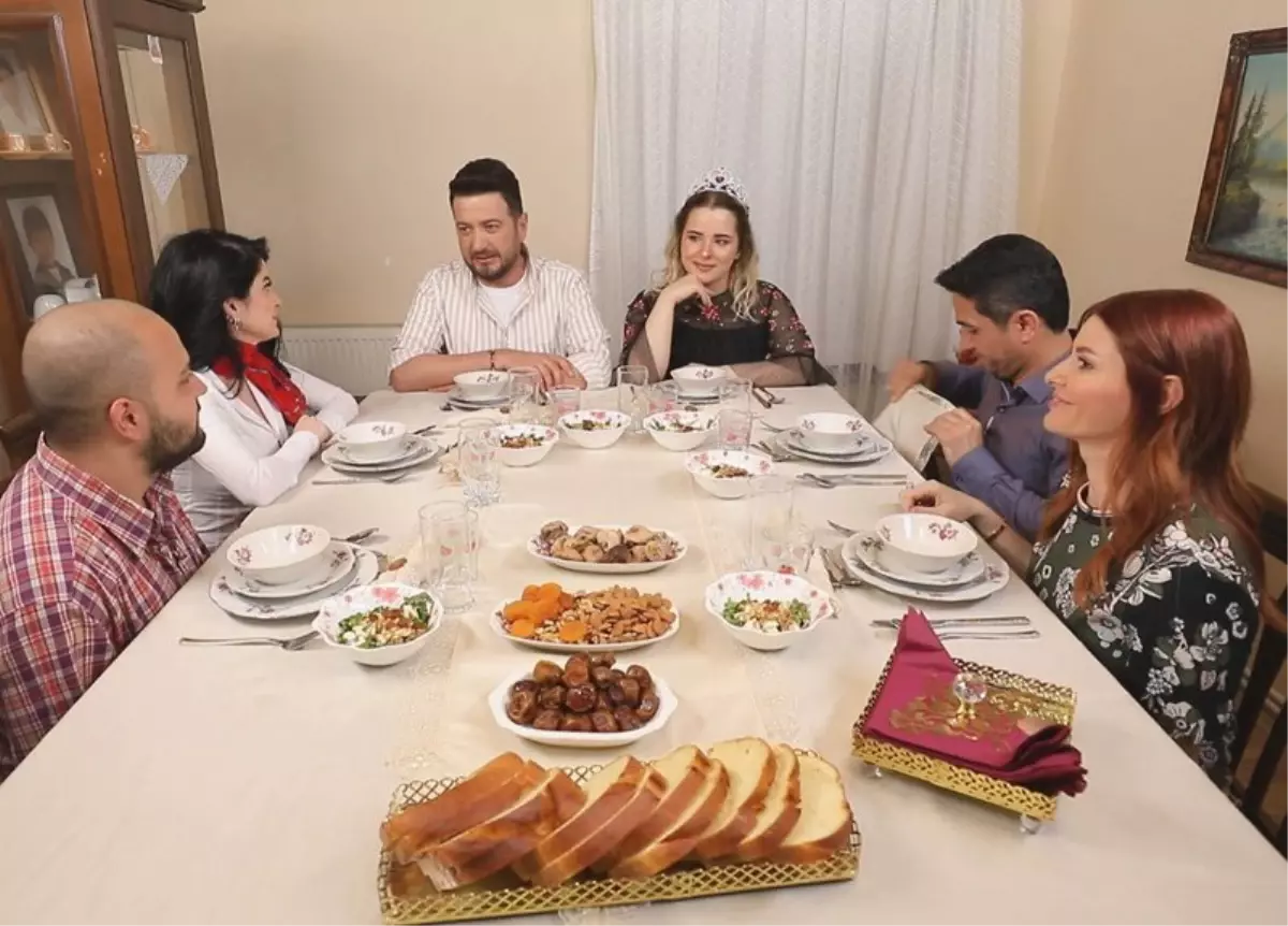 Yemekteyiz Yarışmacısı Aybike Alev Yanar, Cezaevine Girip Çıktığını Duyurdu