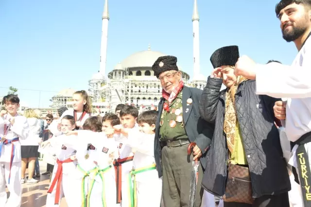 100. Yıl Ruhu Taksimde Yaşatıldı 100. Yıl Ruhu Taksimde Yaşatıldı