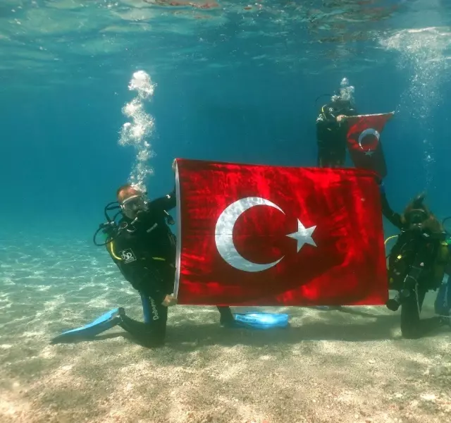 100.yılda Deniz Dibinde Türk Bayrağı Açtılar
