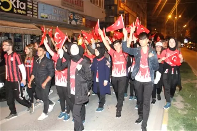 19 Mayıs'ın 100. Yılında Yürüyoruz Yolunda Yürüyüşü 19 Mayıs'ın 100. Yılında Yürüyoruz Yolunda Yürüyüşü